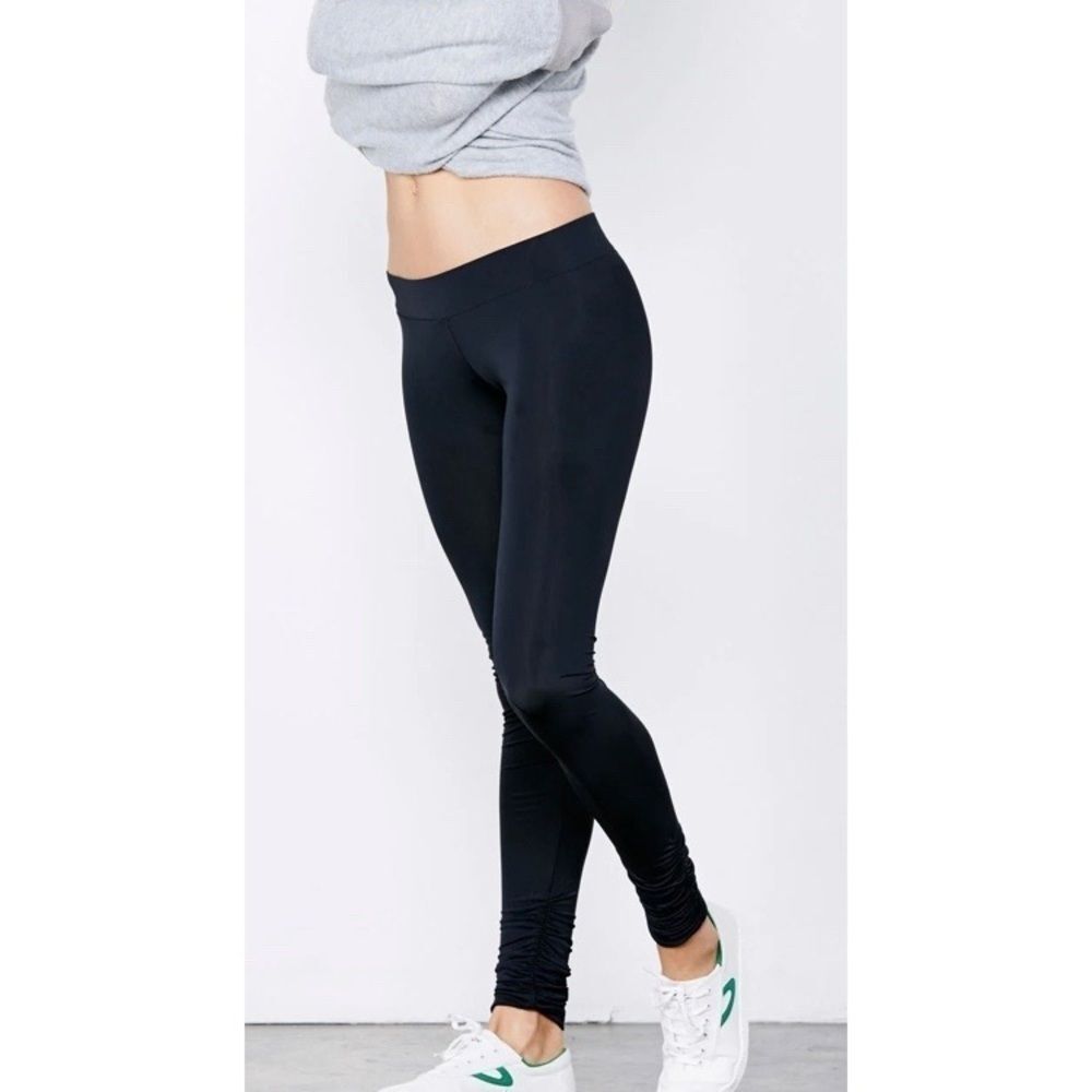 LNA Olivia Gathered Ankle Leggings in Black Size S